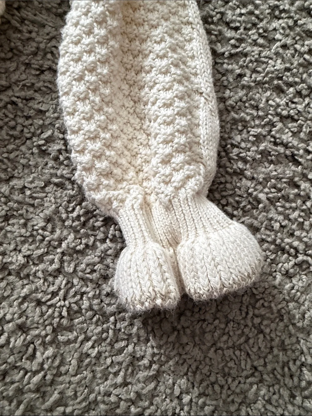 GAP Cream Ruffle Cable-Knit Crewneck Sweater
